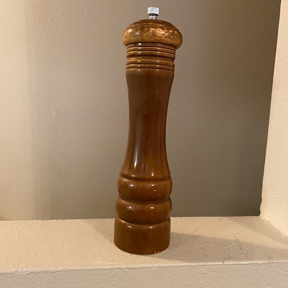 Olde Thompson. Tall Wooden Pepper Mill - Brown. Carbon Steel.